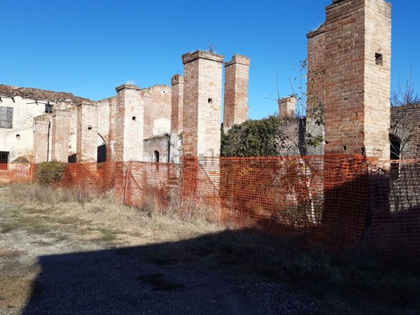 casale in vendita a Podenzano