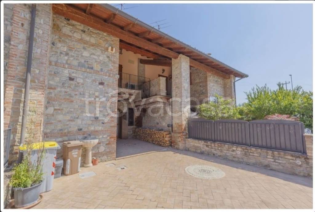 casa indipendente in vendita a Podenzano in zona Maiano