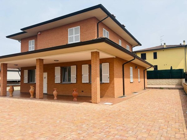 casa indipendente in vendita a Podenzano
