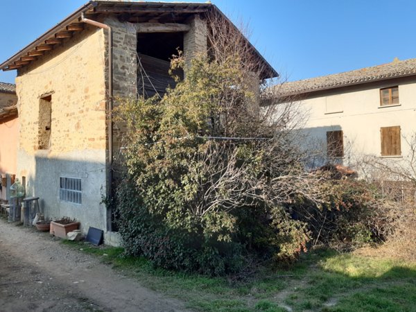 casa indipendente in vendita a Ponte dell'Olio in zona Sarmata