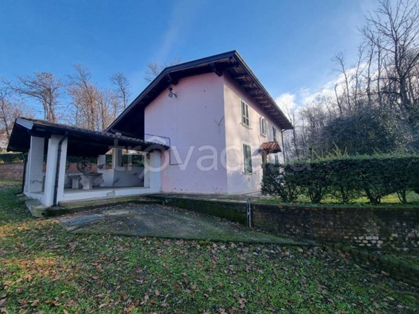 casa indipendente in vendita a Ponte dell'Olio in zona Castione