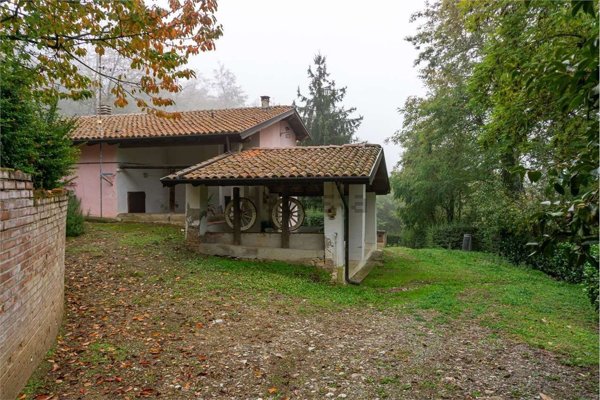casa indipendente in vendita a Ponte dell'Olio in zona Castione