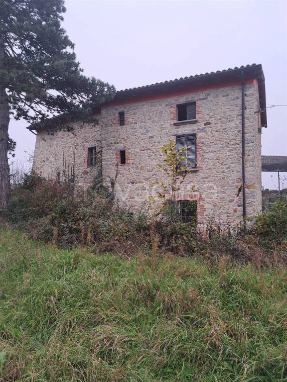 casa indipendente in vendita a Ponte dell'Olio in zona Castione