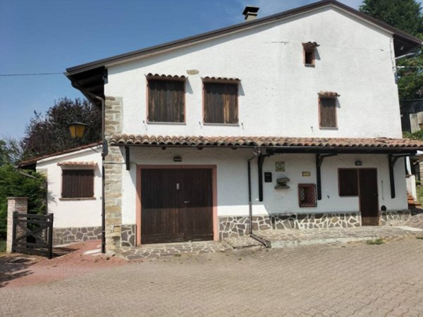 casa indipendente in vendita a Ponte dell'Olio in zona Castione