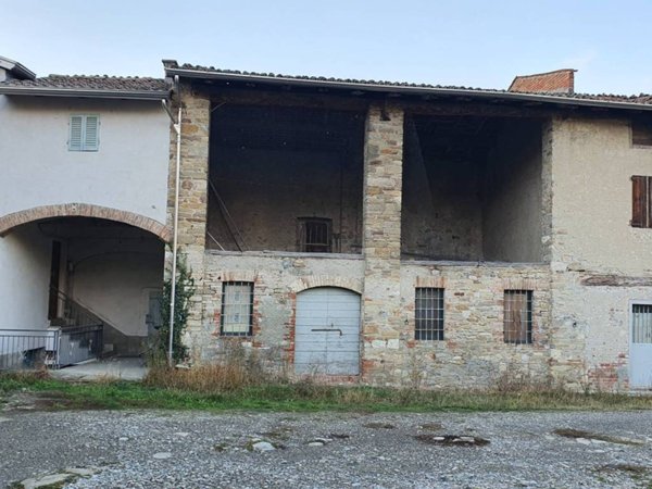 casa indipendente in vendita a Ponte dell'Olio in zona Riva