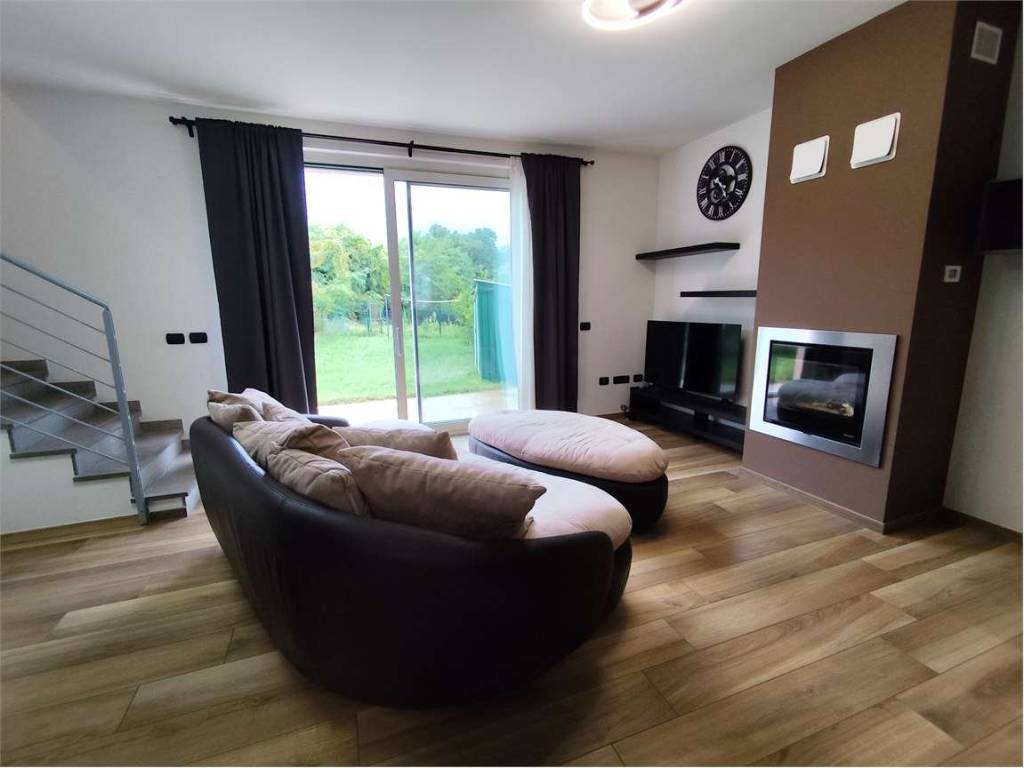 casa indipendente in vendita a Ponte dell'Olio in zona Folignano