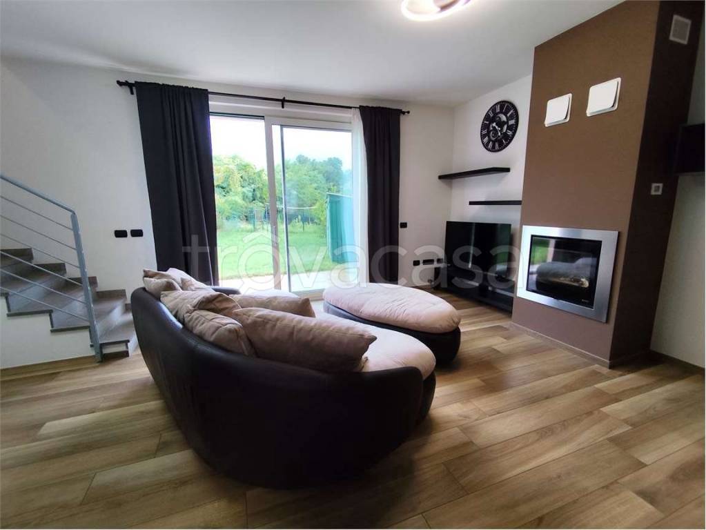 casa indipendente in vendita a Ponte dell'Olio in zona Folignano