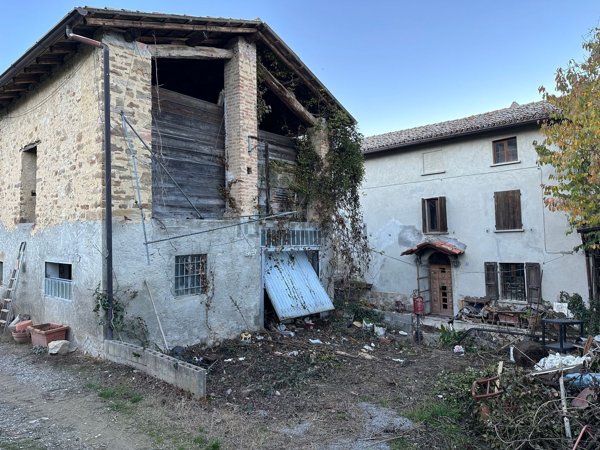 casa indipendente in vendita a Ponte dell'Olio in zona Sarmata