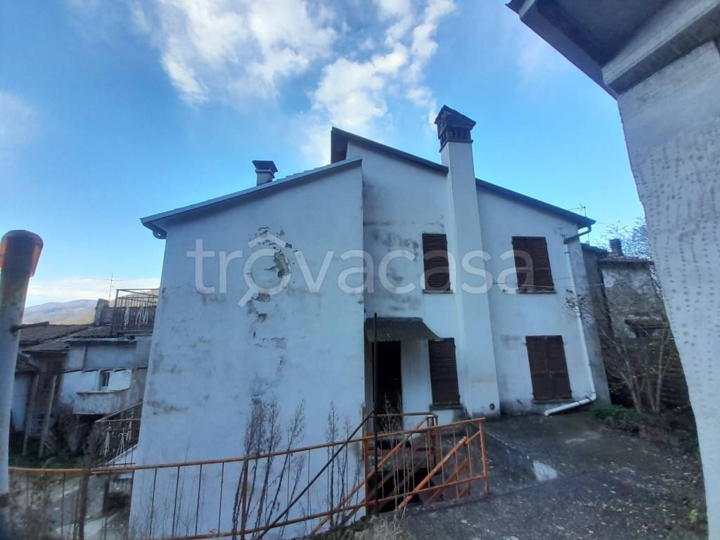 casa indipendente in vendita a Ponte dell'Olio in zona Biana
