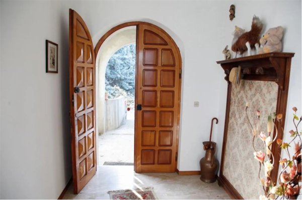 casa indipendente in vendita a Ponte dell'Olio in zona Castione