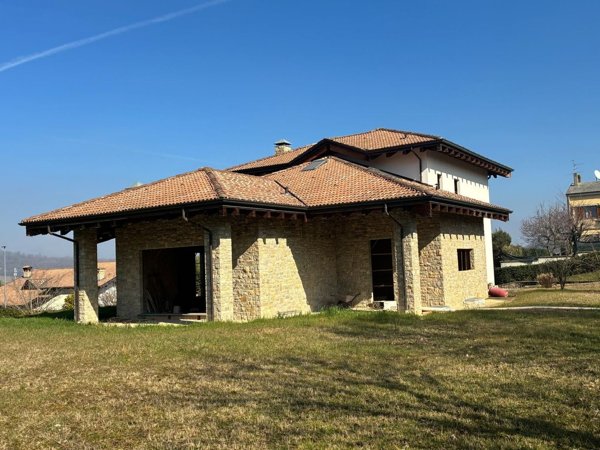casa indipendente in vendita a Ponte dell'Olio in zona Riva