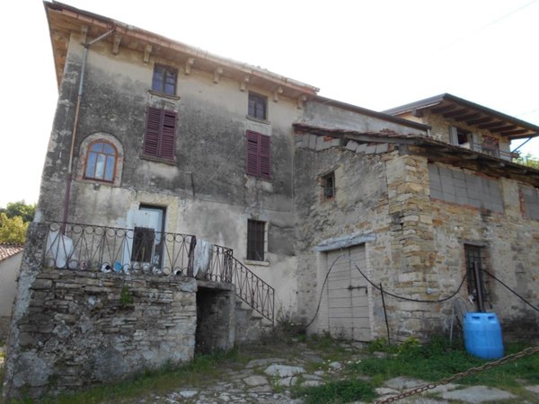 casa indipendente in vendita a Ponte dell'Olio in zona Castione