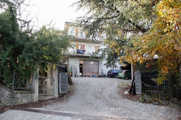 casa indipendente in vendita a Ponte dell'Olio in zona Castione