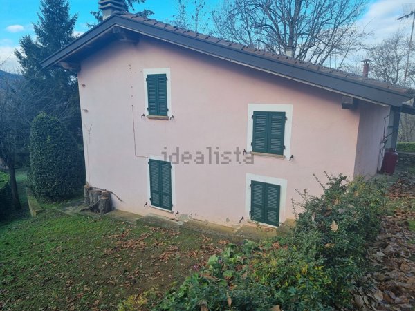 casa indipendente in vendita a Ponte dell'Olio in zona Castione