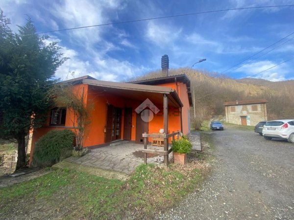 casa indipendente in vendita a Ponte dell'Olio in zona Castione