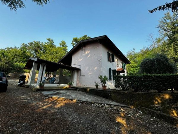 casa indipendente in vendita a Ponte dell'Olio in zona Castione