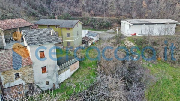 casa indipendente in vendita a Ponte dell'Olio in zona Castione