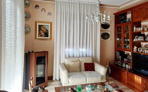casa indipendente in vendita a Ponte dell'Olio in zona Riva