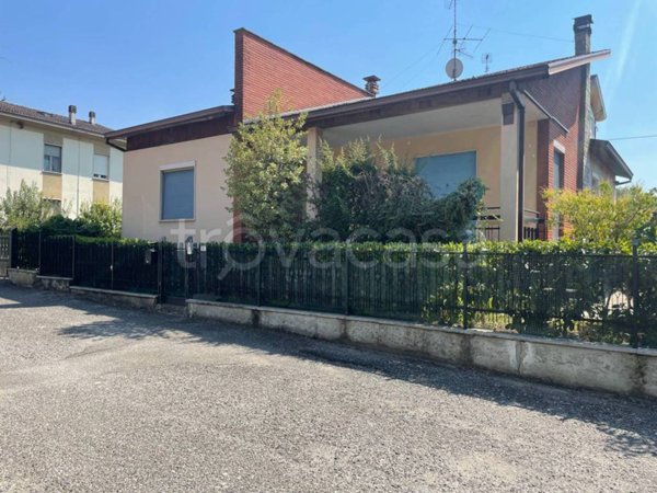 casa indipendente in vendita a Ponte dell'Olio in zona Riva