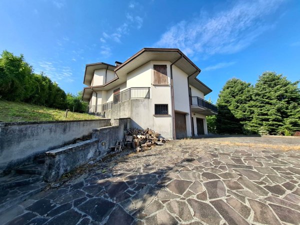 casa indipendente in vendita a Ponte dell'Olio in zona Cassano