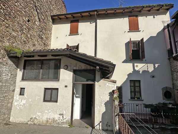 casa indipendente in vendita a Ponte dell'Olio in zona Riva