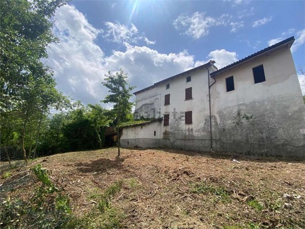 casa indipendente in vendita a Ponte dell'Olio in zona Riva