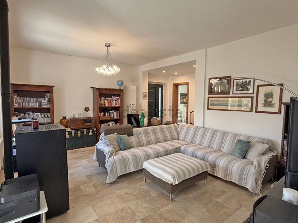 casa indipendente in vendita a Ponte dell'Olio in zona Castione