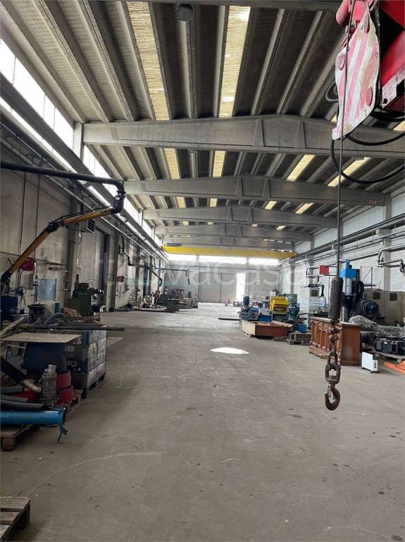 locale commerciale in vendita a Pontenure