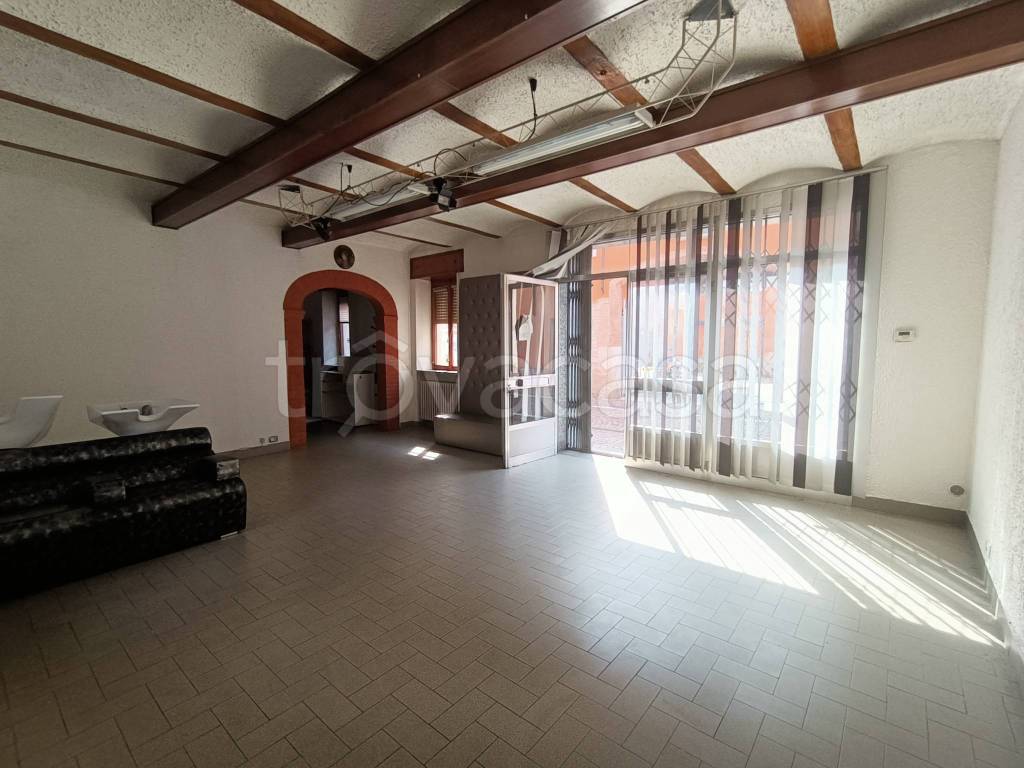 negozio in vendita a Pontenure