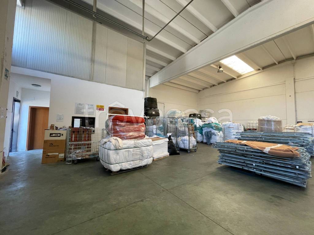 locale commerciale in vendita a Pontenure