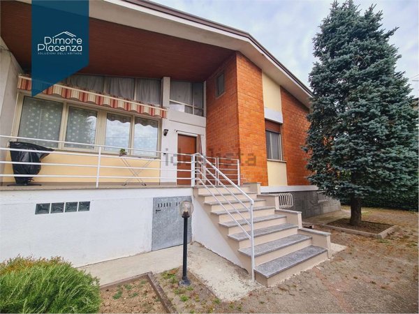 casa indipendente in vendita a Pontenure