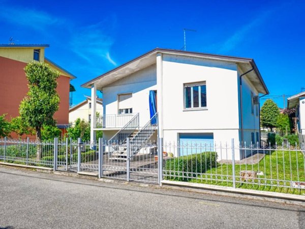 casa indipendente in vendita a Pontenure