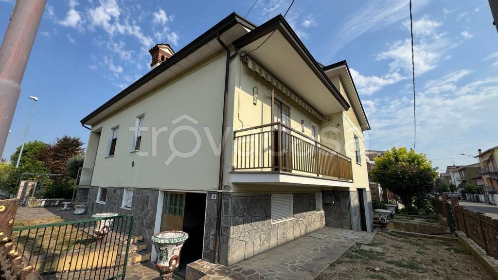 casa indipendente in vendita a Pontenure