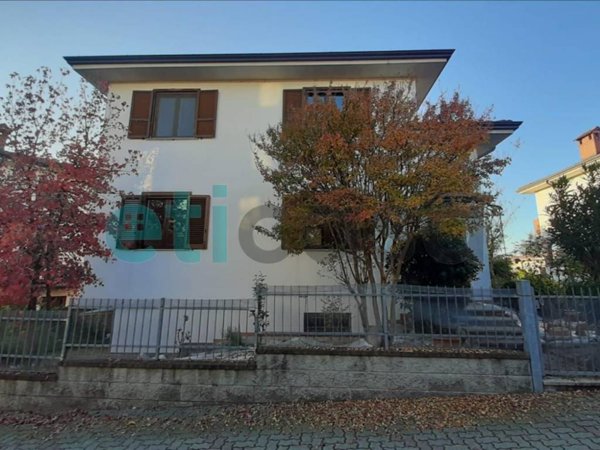 casa indipendente in vendita a Rivergaro in zona Niviano