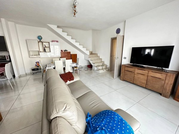 casa indipendente in vendita a Rivergaro in zona Niviano