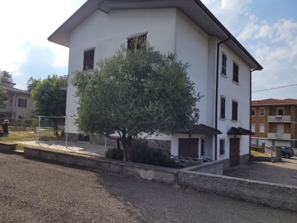 appartamento in vendita a Rivergaro in zona Niviano