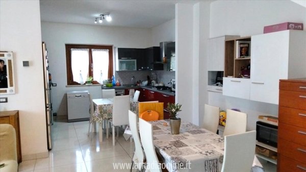 casa indipendente in vendita a Rivergaro in zona Niviano