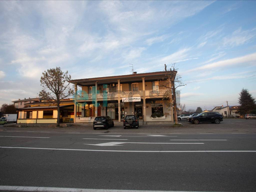 intera palazzina in vendita a Rivergaro in zona Niviano