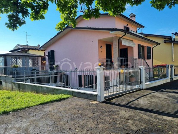 casa indipendente in vendita a Rivergaro in zona Niviano