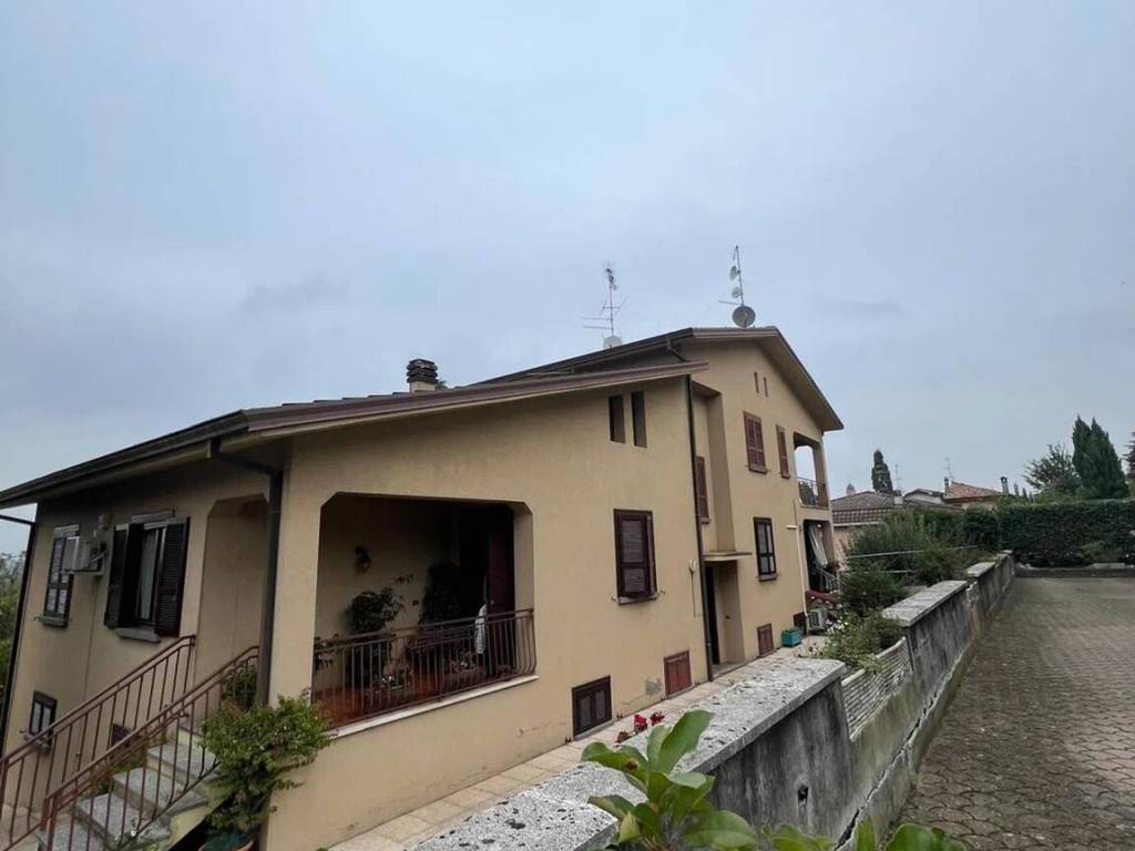 appartamento in vendita a Rivergaro in zona Niviano