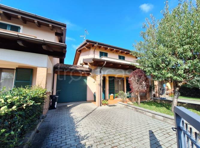 casa indipendente in vendita a Rivergaro in zona Ottavello