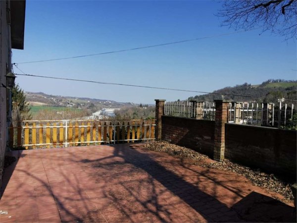 casa indipendente in vendita a Rivergaro