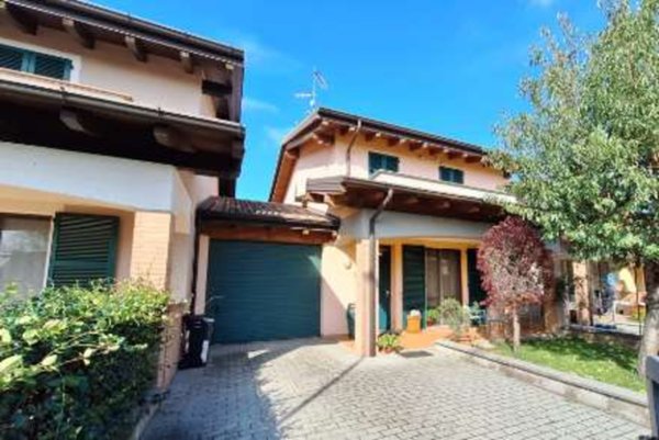 casa indipendente in vendita a Rivergaro in zona Ottavello