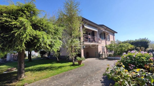 appartamento in vendita a Rivergaro in zona Niviano