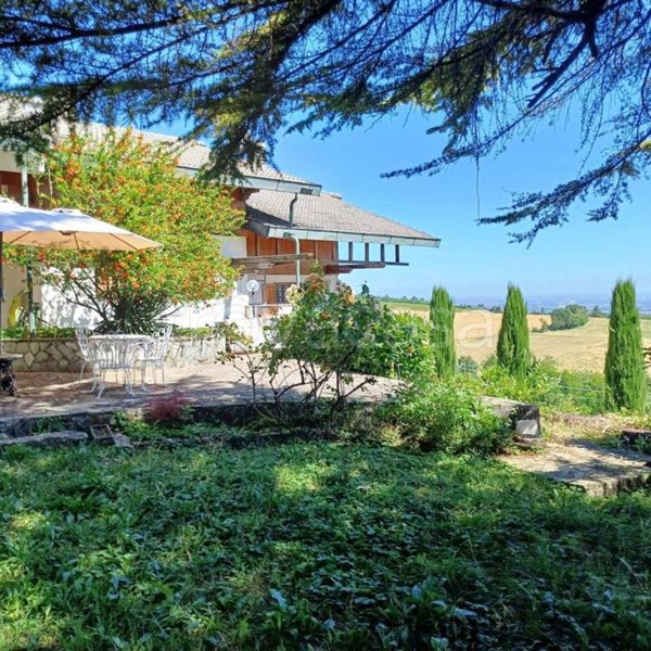 casa indipendente in vendita a Rivergaro