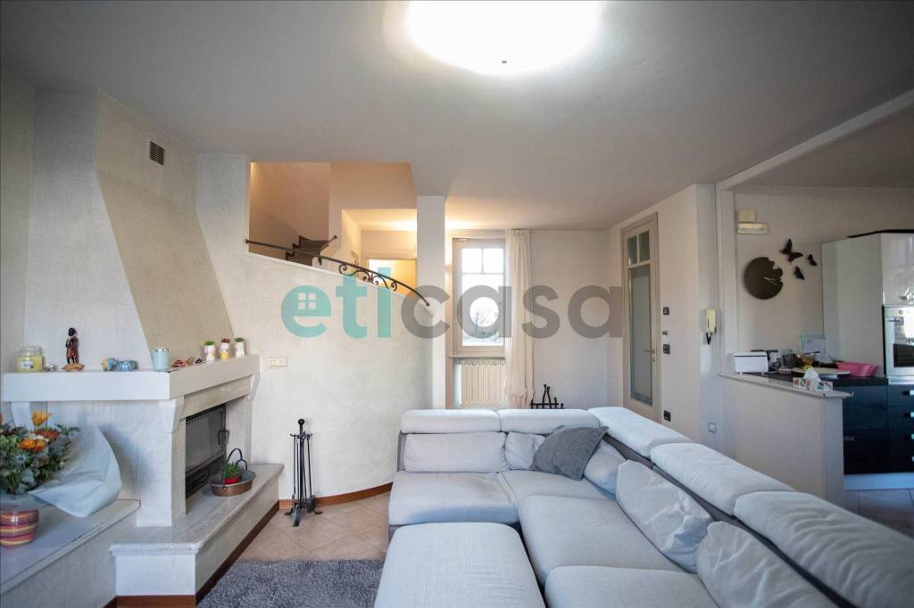 casa indipendente in vendita a Rivergaro in zona Niviano