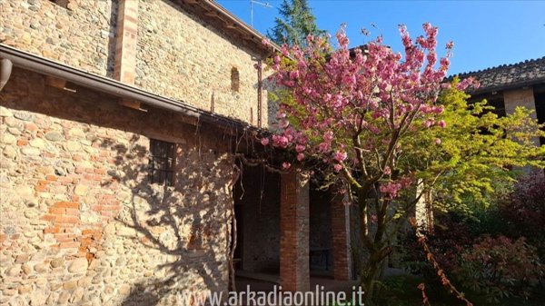 quadrivano in vendita a Rivergaro in zona Pieve Dugliara