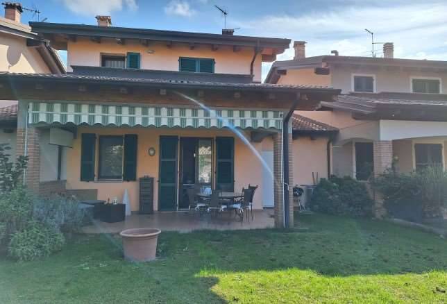 casa indipendente in vendita a Rivergaro in zona Ottavello