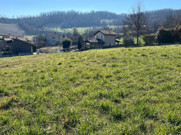 terreno edificabile in vendita a Rivergaro