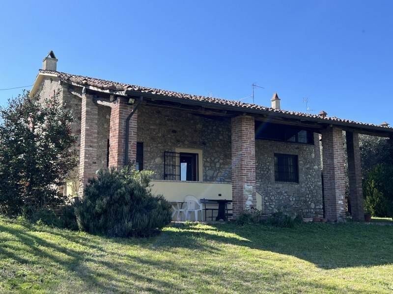 esavano in vendita a Rivergaro